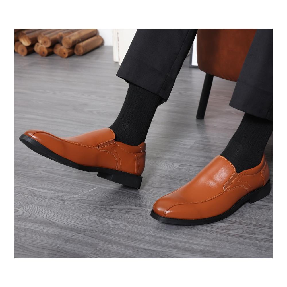 Herren Slipper & Mokassins Elegante Polierte Leder-Loafers für formelle Anlässe