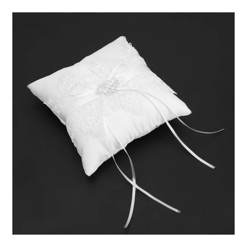 Elfengleiche Eleganz Elfbeinfarbenes Ringkissen für Blumenmädchen aus Satin