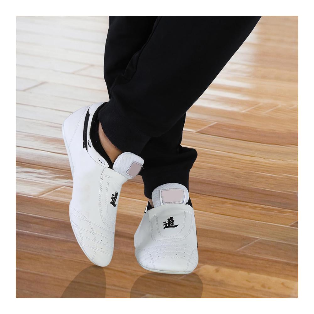 High-Quality Road Running Shoes - Taekwondo Sneakers for Maximum Stability and Safety