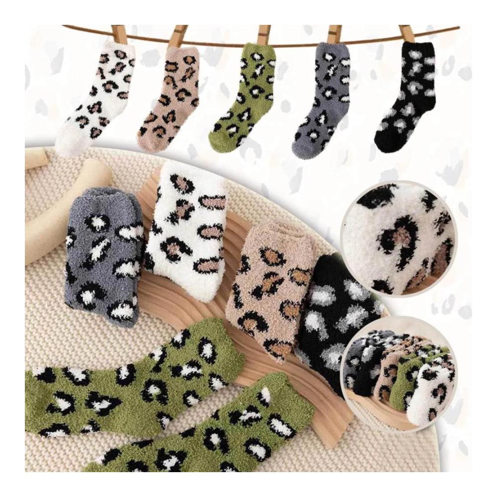 Leopardenmuster Stoppersocken 3 Paar Damen Flauschige Bettsocken für Zuhause Freizeit & Schlafen – Bequeme Slipper Socken mit Hoher Elastizität Dicke Frottee Socken in Weihnachtsdesign