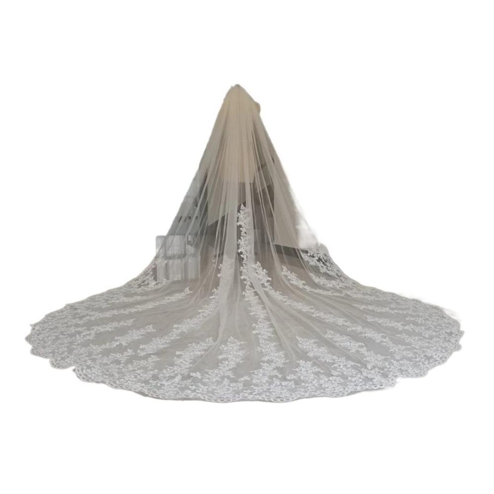 Kathedrale Brautschleier mit Spitzenkante | Luxuriöser langer Schleier in Elfenbein-Weiß | Elegante Hochzeitsschleier mit Kamm