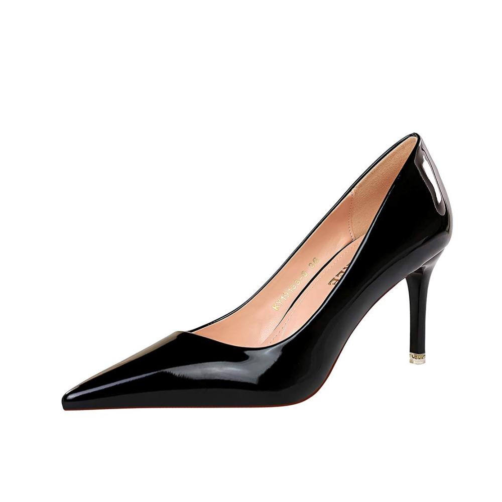 Damen Spitze Pumps - Stilvoll und Charmant mit Pfennigabsatz Lackoptik für Arbeit und Freizeit - 10.5CM oder 7.5CM Absatzhöhe wählbar