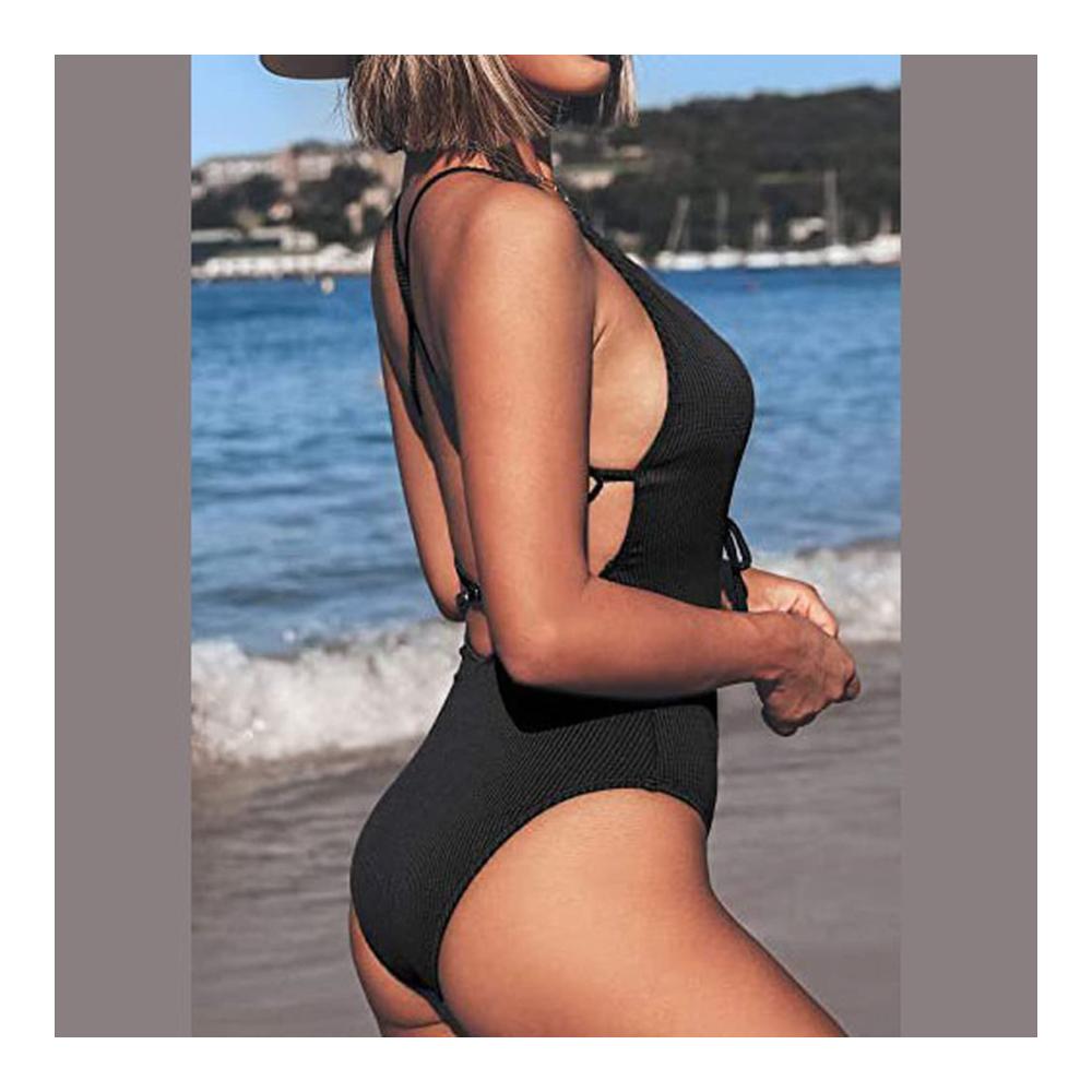 Eleganter Monokini Badeanzug für Damen mit Zierausschnitten und Raffung für eine schmeichelhafte Strandmode - High Neck Einteiler mit bauchweg-Effekt für mollige Frauen